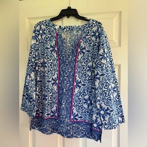 Lilly Pulitzer Blue and White Paisley-Style Tunic with Gold Logo size XL